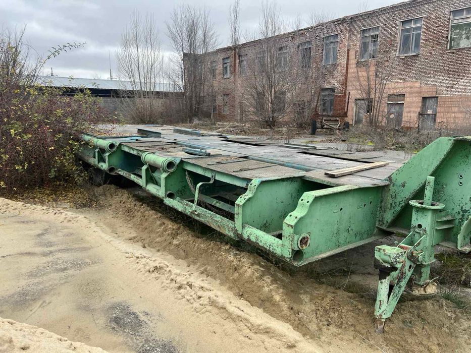 Продам ЧМЗАП 9399 1983