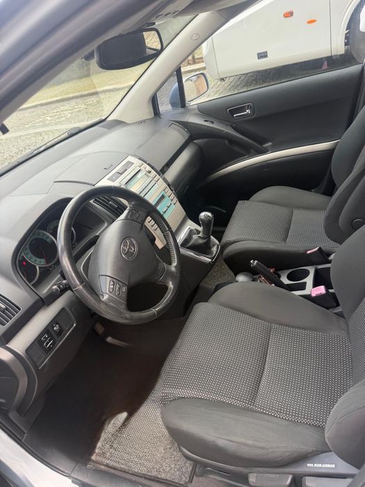 Toyota corolla verso foto 5