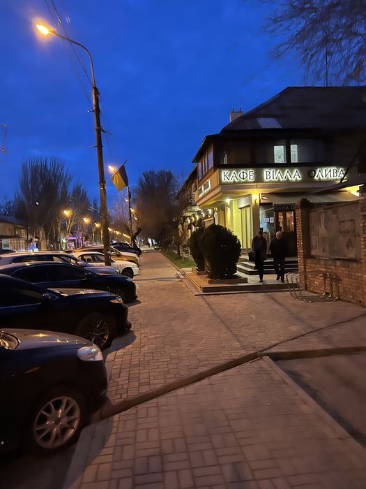 СВЕТ есть !аппартаменты ,квартира по-суточно , отдельный вход, центр