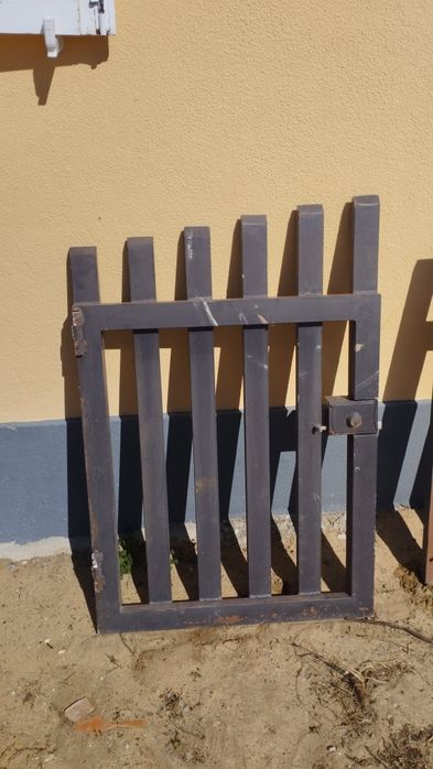 Portão garagem + entrada de ferro galvanizado