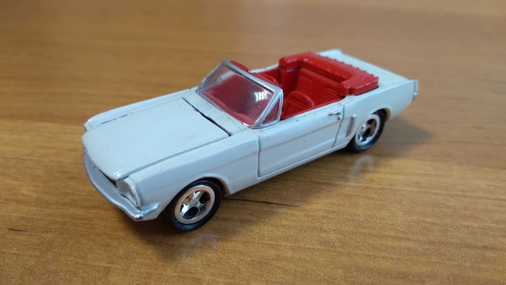 Ford Mustang Convertible - Corgi James Bond Edition Lublin • OLX.pl