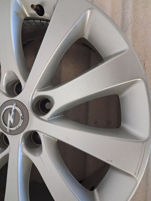 Felgi  Aluminiowe 4x Sztuki Opel Meriva 17 7x17 ET35 Oryginał