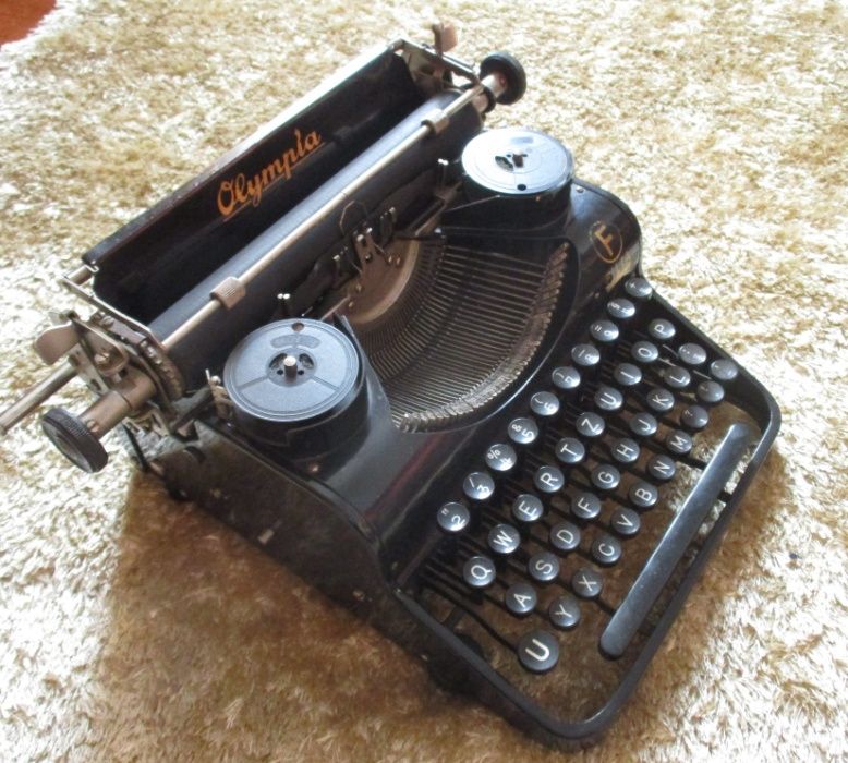 Maquina de escrever – 1937 marca Olympia