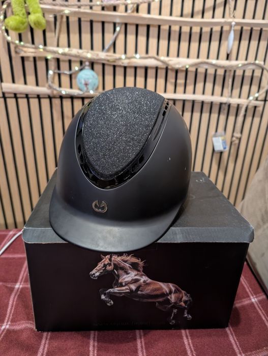 Kask jeździecki EQUUS