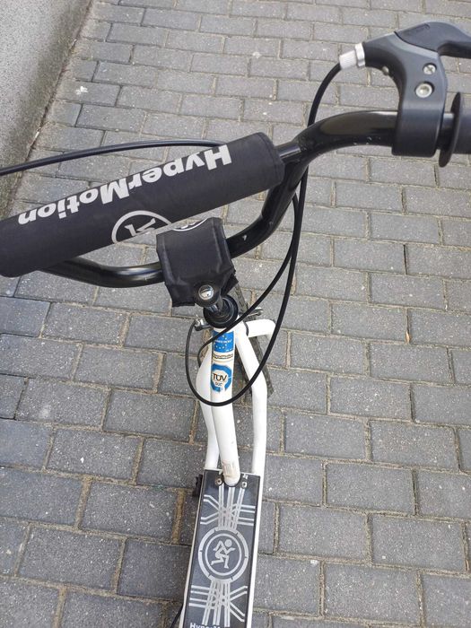 Hulajnoga HyperMotion VIVA 12 biała, pompowane koła, 2 hamulce