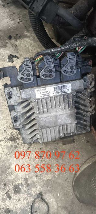 Блок управления двигателем Renault Laguna III 1.5 DCI 8200882381