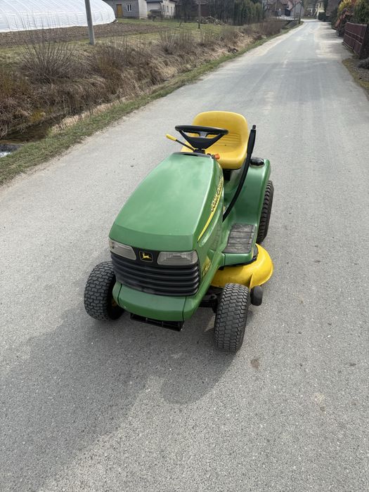 John Deere LT 166