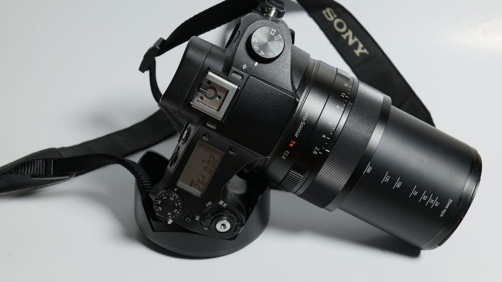 Sony RX10 | Zeiss 24-200mm F2.8 | Потужний універсальний фотоапарат