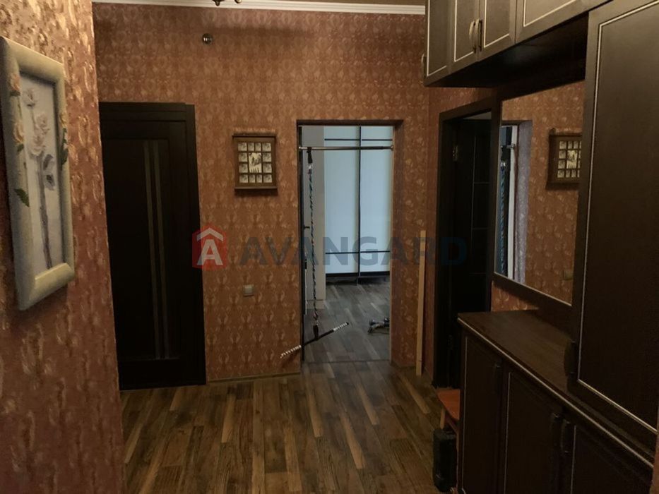 Продам 3 кімнатну сталінку в центрі