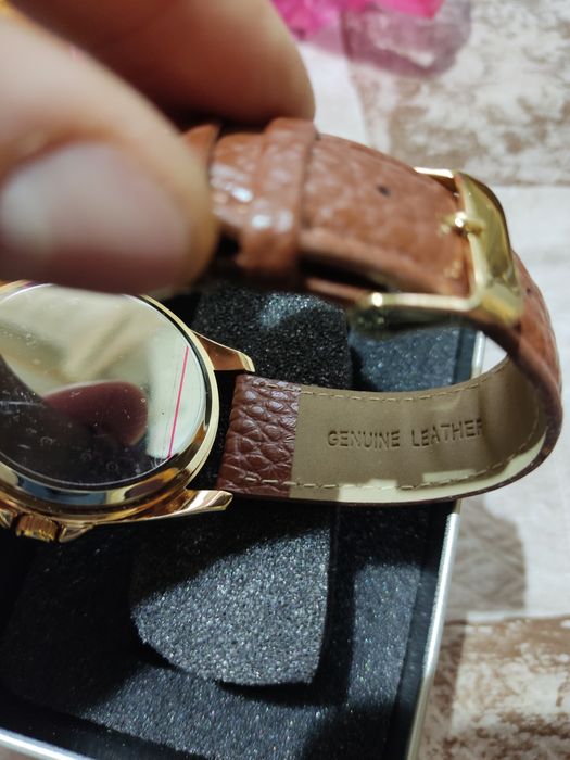 Годинник кварц  новый в коробке