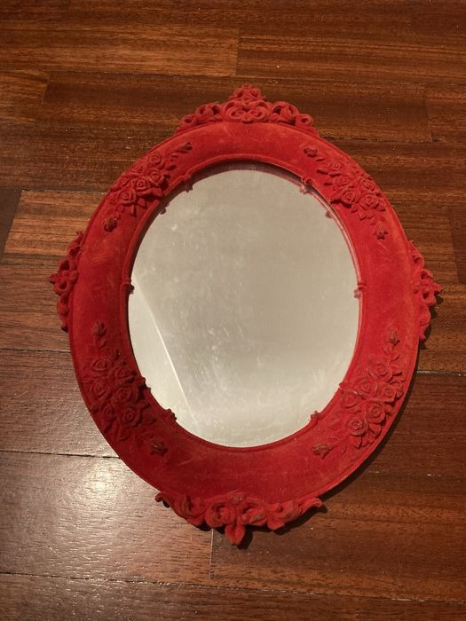 Espelho decorativo veludo vermelho