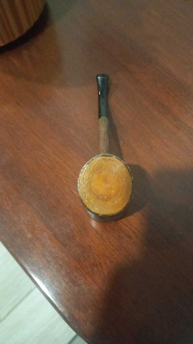 Cachimbo muito antigo em estado novo