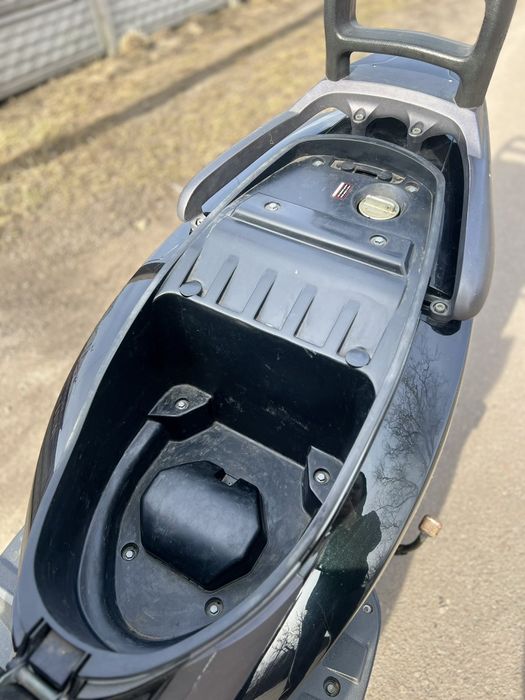Продам скутер YIBEN YB150T-11
