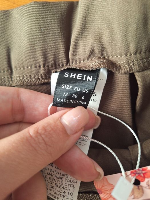 Saia Castanha com Pregas T: 38 SHEIN