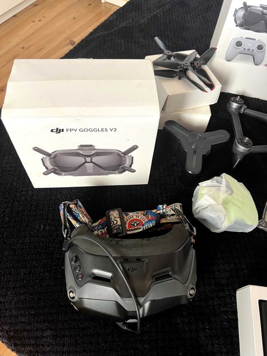 DJI DPV + 2 flymore kits + maleta rígida, 2 comandos e outros extras.
