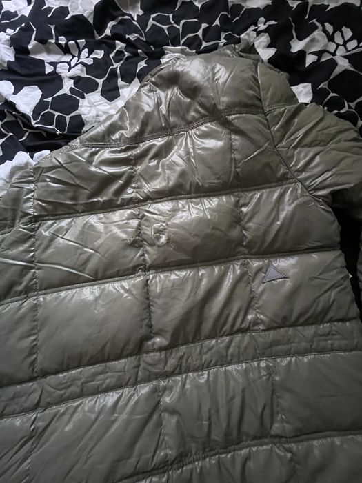 Пуховик від Moncler