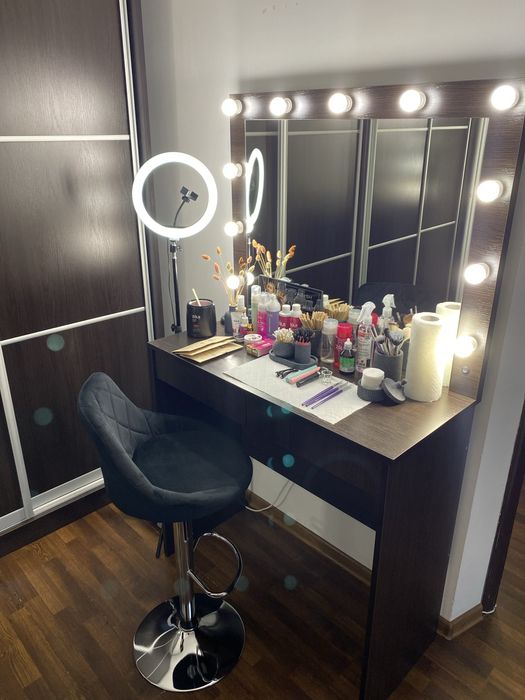 Стіл для візажиста , бровиста з підсвідкою!