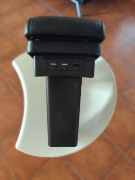 Apoio braços Peugeot 2008/208