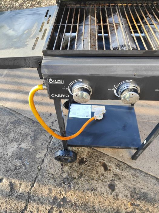 Grill ogrodowy gazowy
