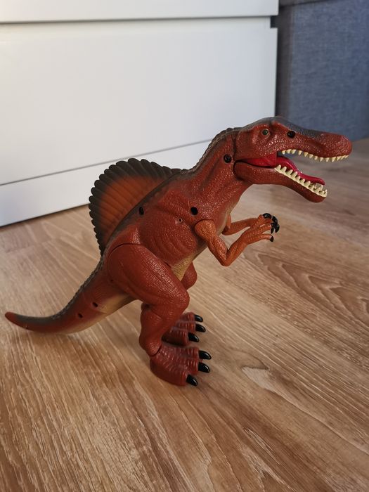 Dinozaur wys. 20,5 cm, dł. 31 cm