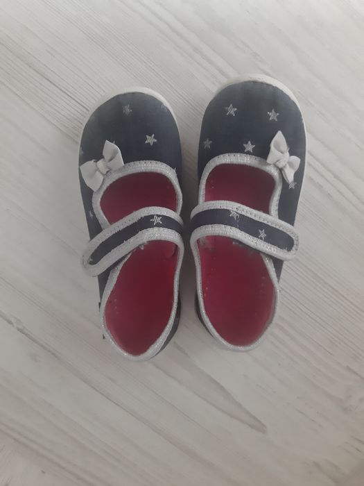Продам тапочки для дівчинки wiggami  (Польща)