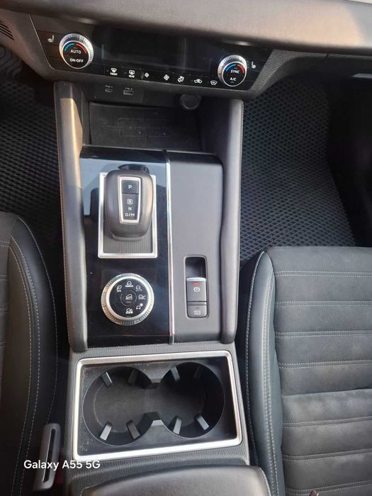 Продам машину Mitsubishi Outlander 2023 — SE,