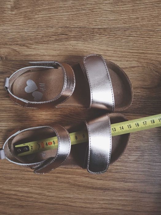 Sandałki hm r. 24