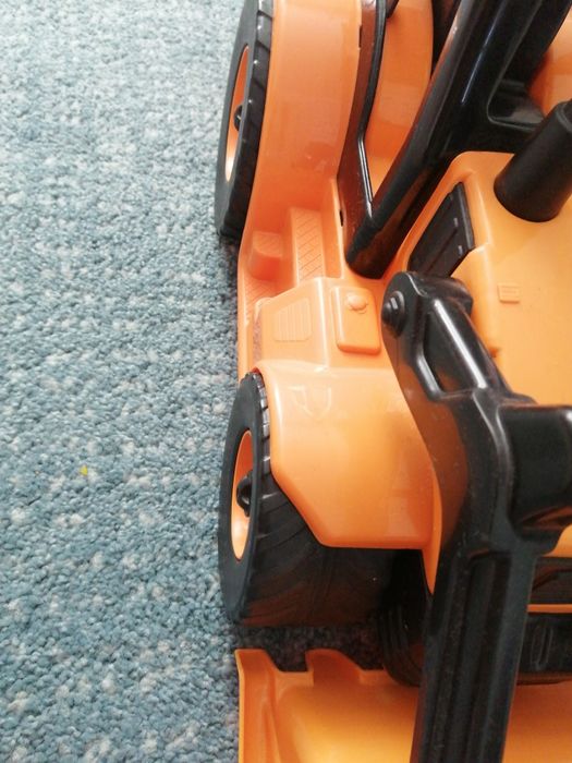 Trator grande bom estado