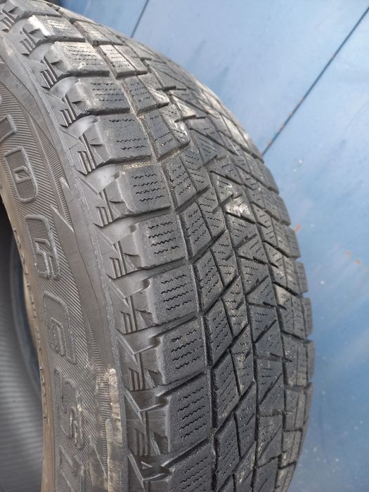 Шини зимові 215 65 16
