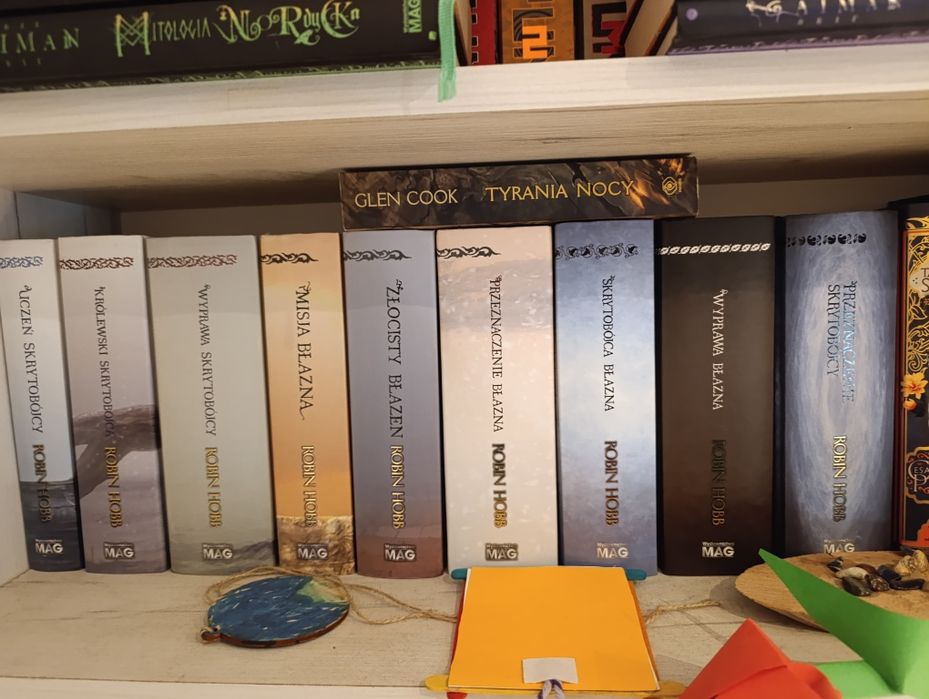 Robin Hobb Skrytobójca, Bastard i Błazen, Złotoskóry