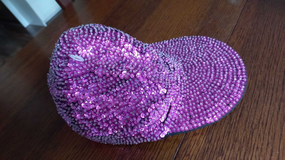 Czapka z daszkiem cekiny fioletowa imprezowa nowa