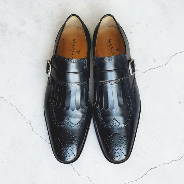 Sapatos Pretos em Couro da Marca Mariano! Novos!