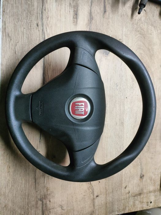 Fiat Grande Punto kierownica w bdb stanie