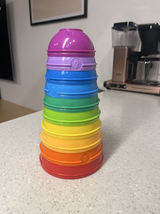 Fisher price, kubeczki, pileczki, piramidka