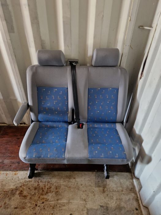 Fotele dwójka za kierowcą, podłokietnik vw t5 t6