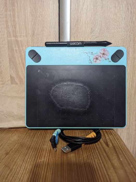 Графический планшет Wacom Intuos S