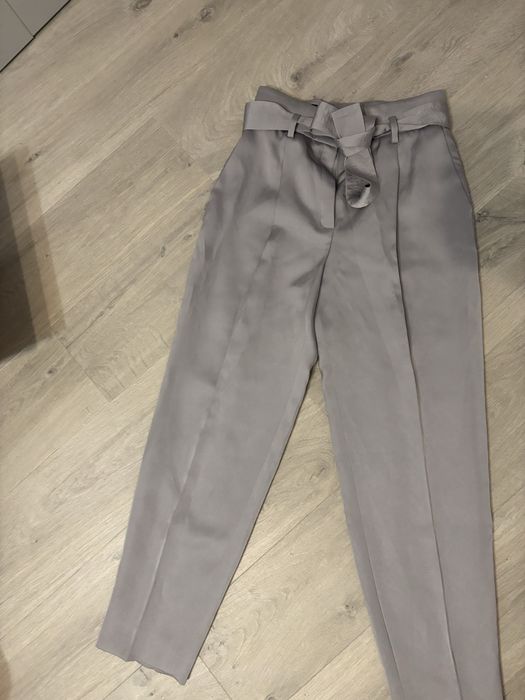 eleganckie spodnie garniturowe escada