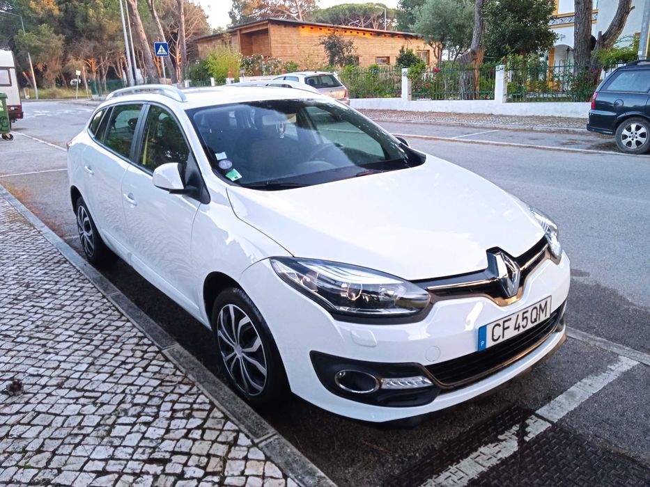 Renault megane sport tourer — photo 3