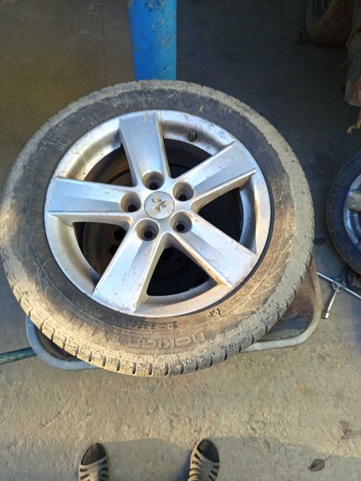 Диски R16 205/60 З резиною , в ідеальному стані