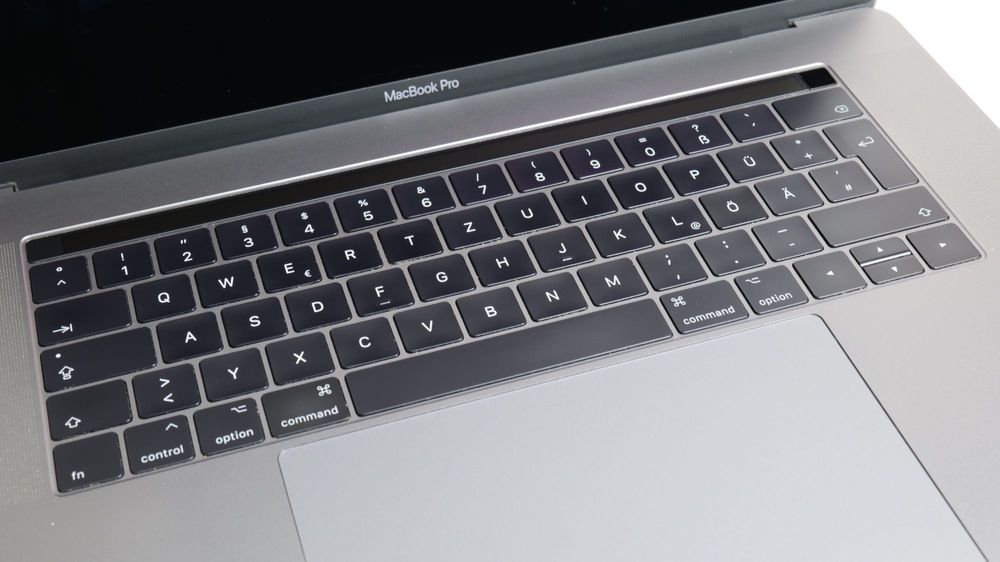  MacBook Pro 15” A1707 (2017) • i7 • 16GB • 500GB SSD #70