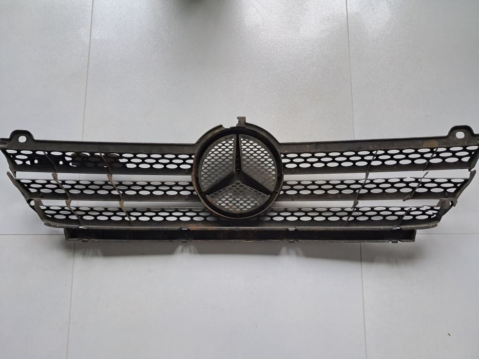Mercedes Sprinter 313 atrapa przednia