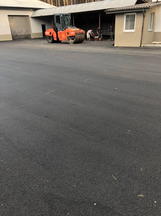 Асфальтирование,укладка холодный асфальт,ямочный ремонт дорог,крошка.