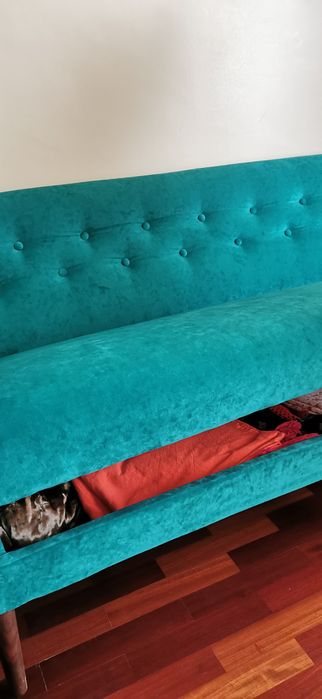 Sofá-cama em veludo art deco