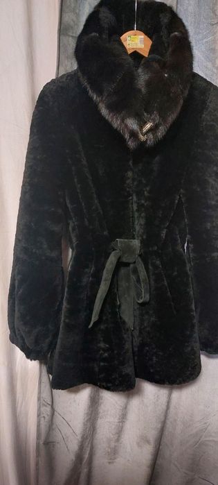 Продам шубу мутон с норочкой