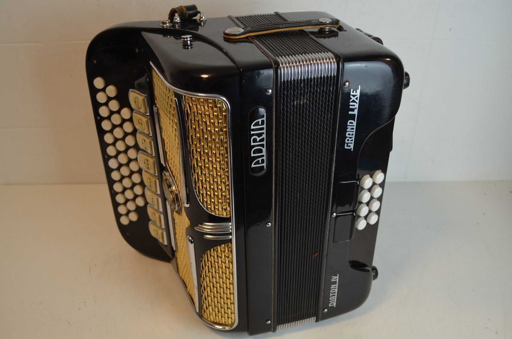 Concertina Adria 4Voz. N 06