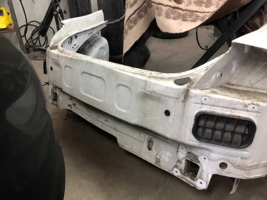 Audi TT 8J TTS Błotnik tylny / Tył karoserii / Pas tylny Oryginał