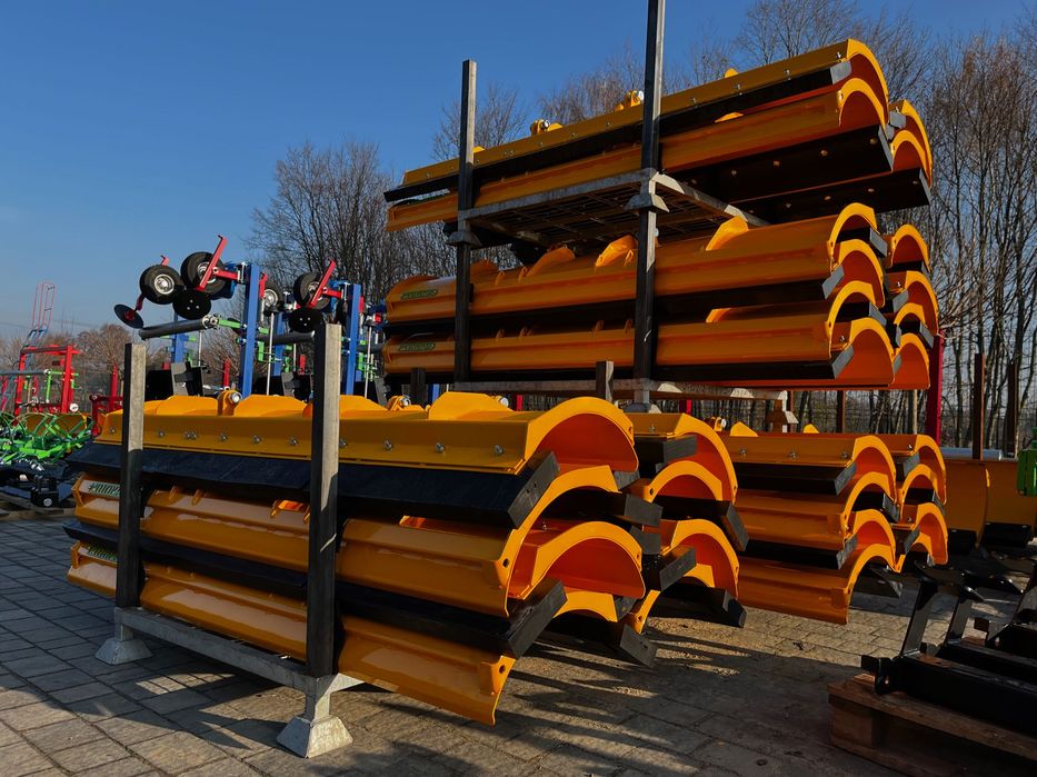 Pług śnieżny do wózka widłowego, ciągnika, ładowarki - producent