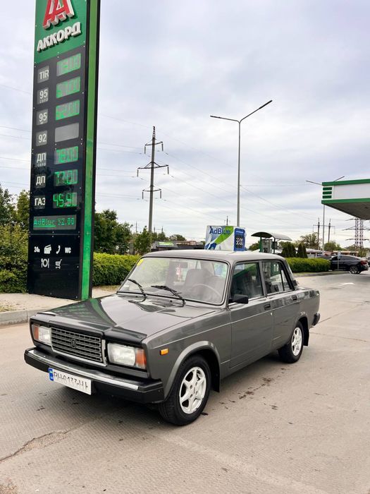 Автомобиль хороший Ваз 2107