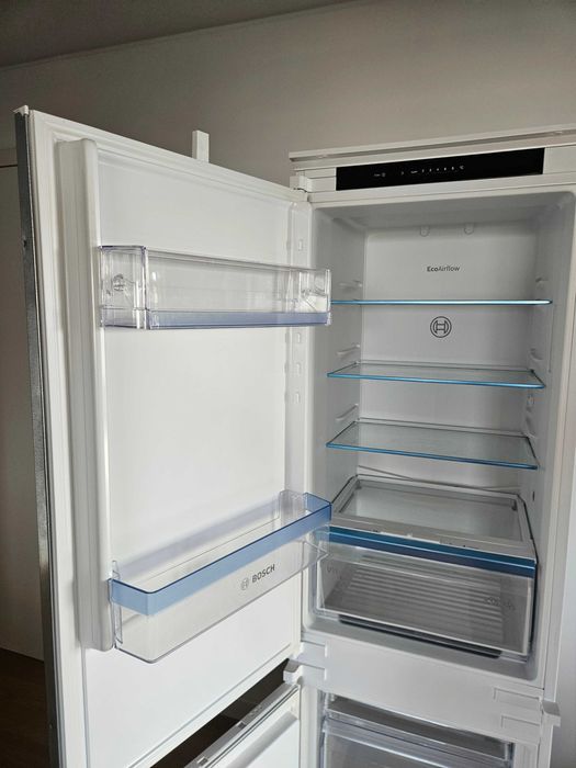 Frigorifico de encastre Bosch com pouco uso