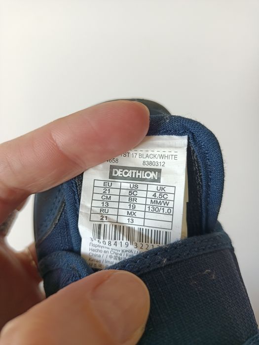 Granatowe buciki adidaski dla dziecka